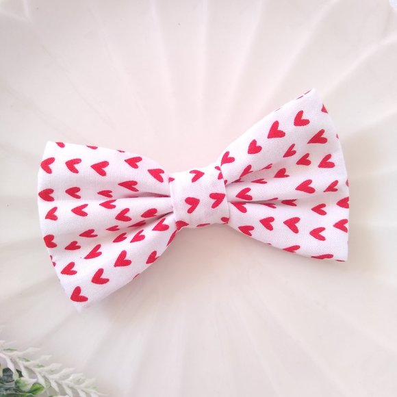 Dog Bow Tie Cat Bowtie White and Red Hearts NEW - Picture 2 of 2
